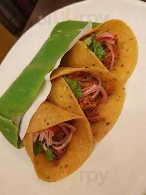 Barrio Bonito At The Commons