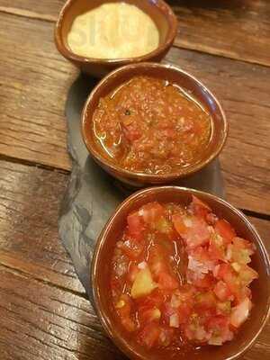 Barrio Bonito At The Commons