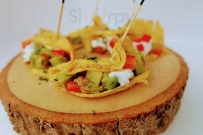 เดอะเดสทินี่คาเฟ่และร้านอาหาร