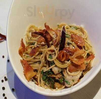 Roof 409 Bar & Bistro