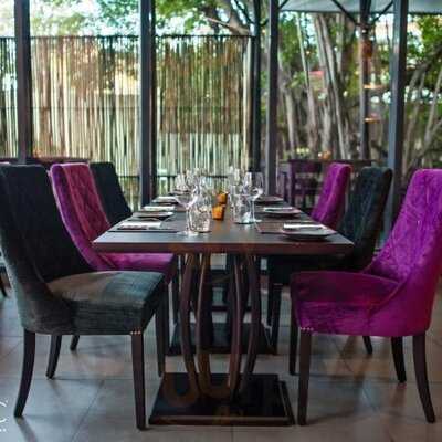 Oh Chic Social Bar & Eatery