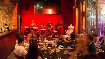 Oh Chic Social Bar & Eatery