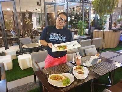 Prung Cafe & Restaurant