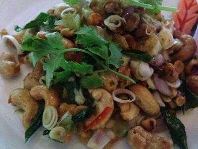 The Tree Gallery And Bistro