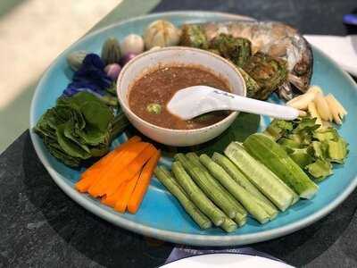 ป้อน คาเฟ่