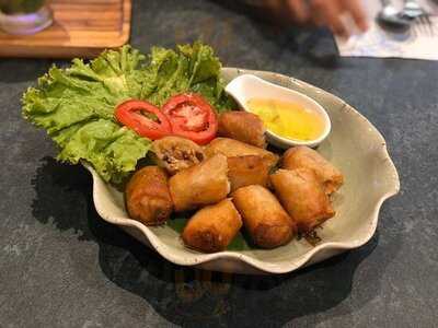 ป้อน คาเฟ่