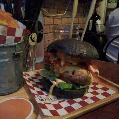 จิม เบอร์เกอร์ แอนด์ เบียร์