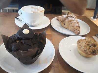 Holey Bakery Suanplu