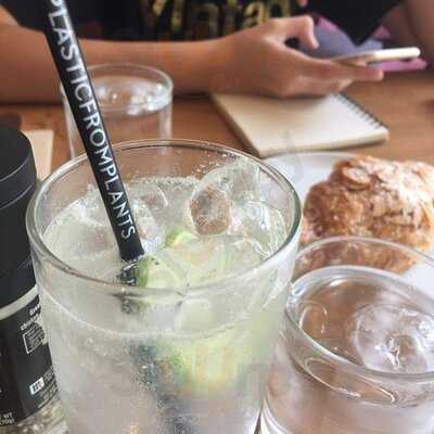 Holey Bakery Suanplu