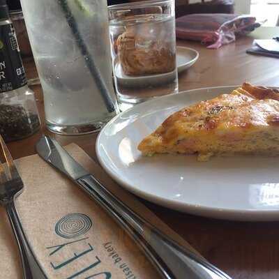 Holey Bakery Suanplu