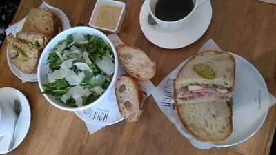 Holey Bakery Suanplu