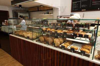 Holey Bakery Suanplu