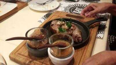 อีท มีท สวีท