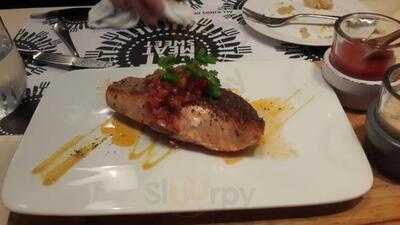 อีท มีท สวีท