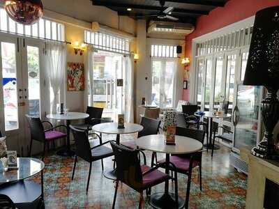 Arom D Cafe' & Bistro