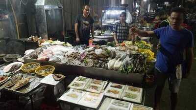 ร้านอาหาร ส้มตำยกล้อ