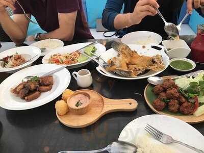 บุรีธารา บาร์ แอนด์ เรสเตอรองท์