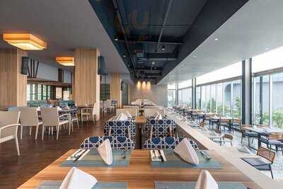 บิสโทรโฟร์