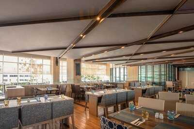 บิสโทรโฟร์