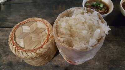 ร้านอาหาร โคขุนคุณทองโพนยางคำ