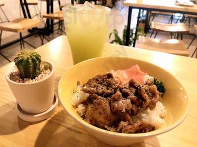 โฮลี่ กริลล์