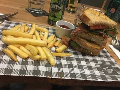 Basil Thai Kitchen Riverside