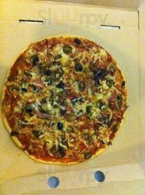 Bees Nees Bar & Pizza Restaurant Pattaya