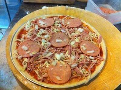 Bees Nees Bar & Pizza Restaurant Pattaya