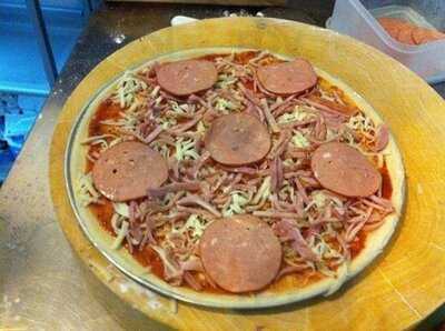 Bees Nees Bar & Pizza Restaurant Pattaya