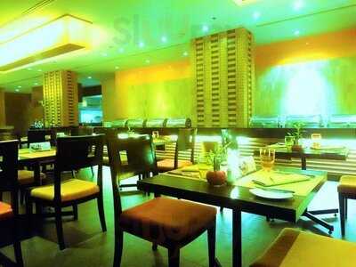 "essence" Restaurant