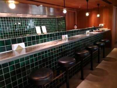 ภัตตาคาร คาเธ่ย์