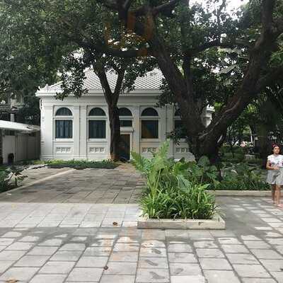 Neilson Hays Library Cafe