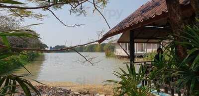 Ploen Ploen Restaurant