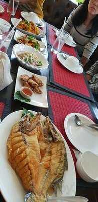 Ploen Ploen Restaurant