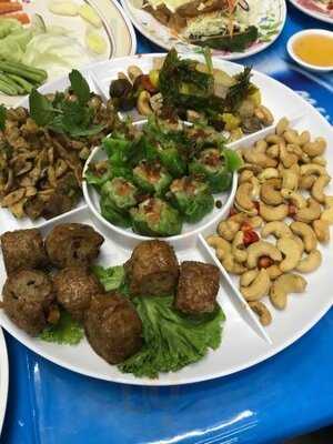 สุธัญทิพย์ มังสวิรัติ