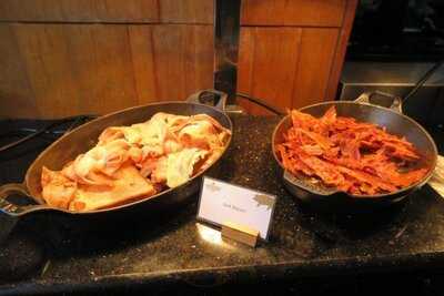 ห้องอาหาร ฮันเดร็ดอีสท์