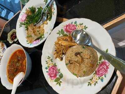 ห้องทานข้าวสุพรรณิการ์ สาทร 10