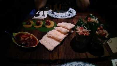 ห้องทานข้าวสุพรรณิการ์ สาทร 10