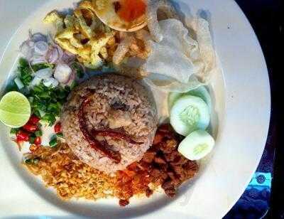 I Zone Restaurant (lung Jom Jai Dee)