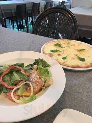 ร้านอาหาร เมลโล่คาเฟ่ไวน์แอนด์ไดน์เรสเตอรองท์