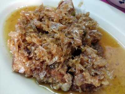 ร้านอาหาร พ่อครัวเถื่อนยอดนักตุ๋น