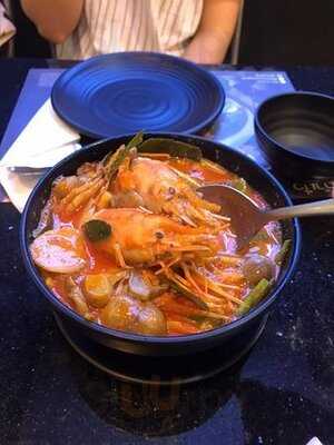 ร้านอาหาร ตำมั่ว