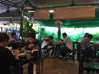 ก๋วยเตี๋ยวเรือบ้านสวน (นายหงอก 1)