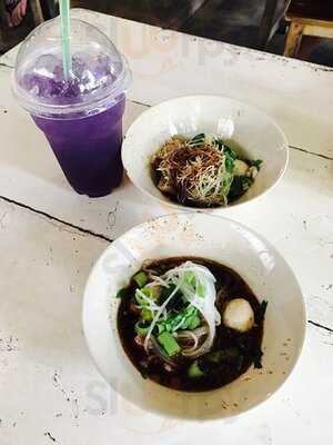 ก๋วยเตี๋ยวเรือบ้านสวน (นายหงอก 1)