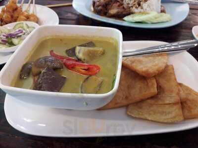 ก๋วยเตี๋ยวเรือบ้านสวน (นายหงอก 1)