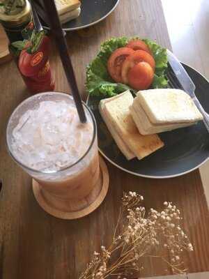 กู๊ดลัคส์โฮมคาเฟ่