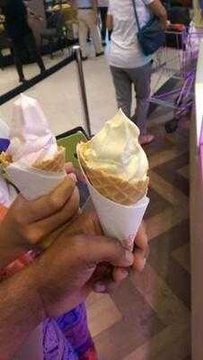 Yoomoo Frozen Yogurt