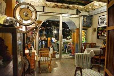 Pinkies Eat To Drink