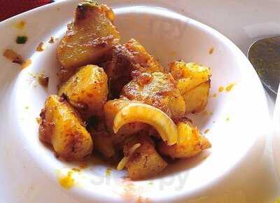 Everest Indian Restaurant