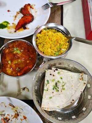 Everest Indian Restaurant